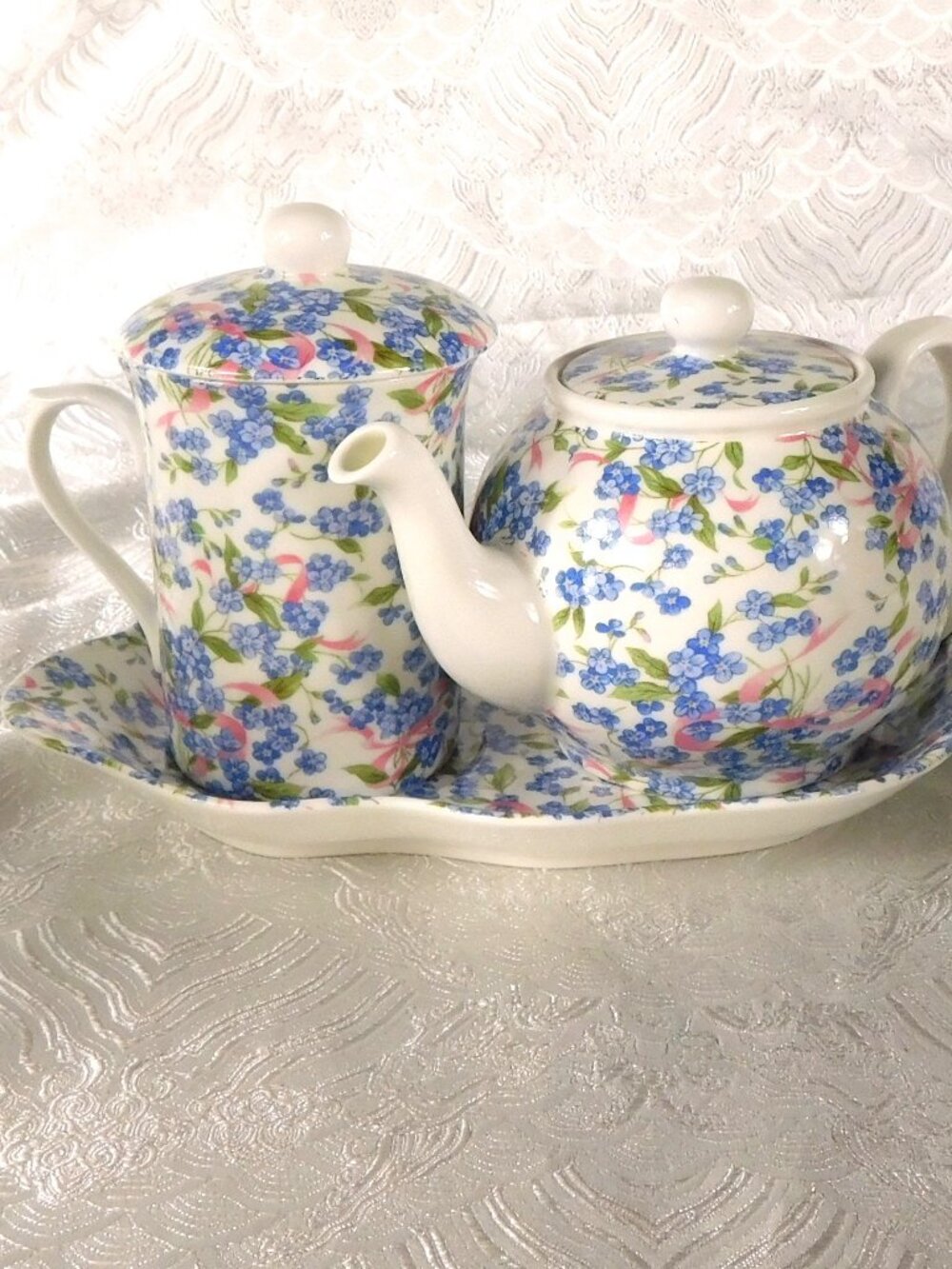 David Michael China Set of a Teapot, Serving Tray and Covered Teacup # 26817